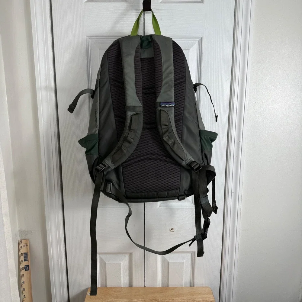 Patagonia Chacabuco 32L Backpack OS Grey Green Gorpcore Hiking Daypack